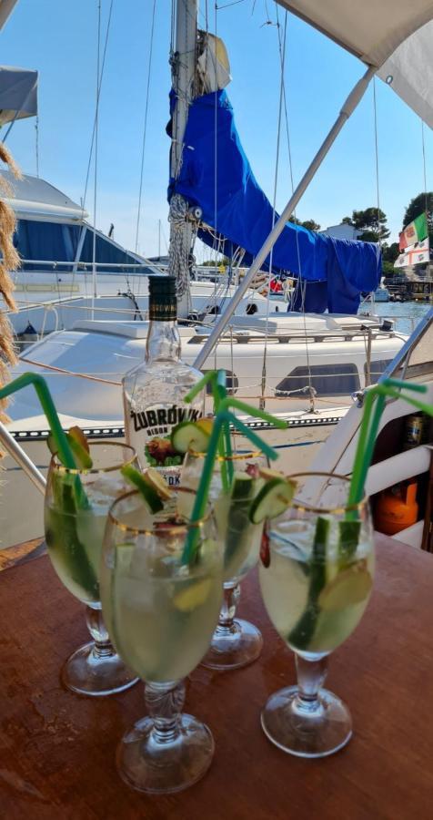 Lupa - La Flotta Di Willy Gio Hotel Alghero Eksteriør billede